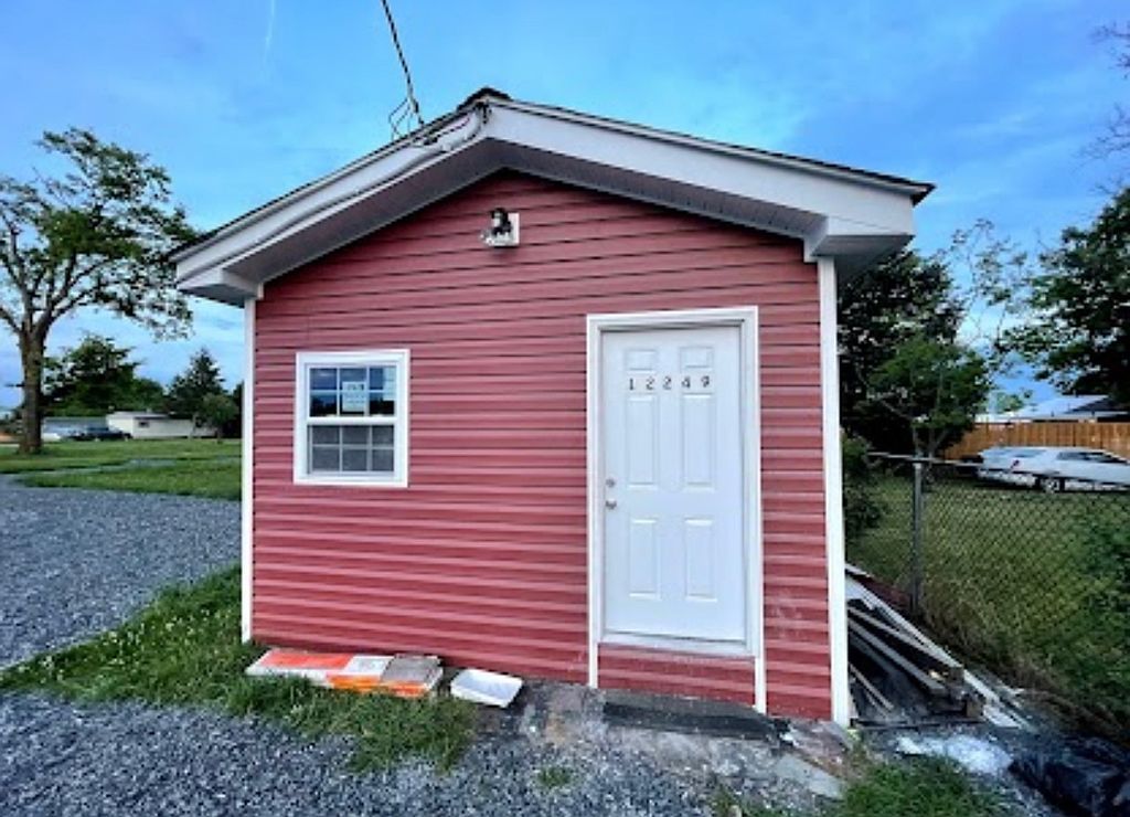 12215 Winchester Ave - Property Image