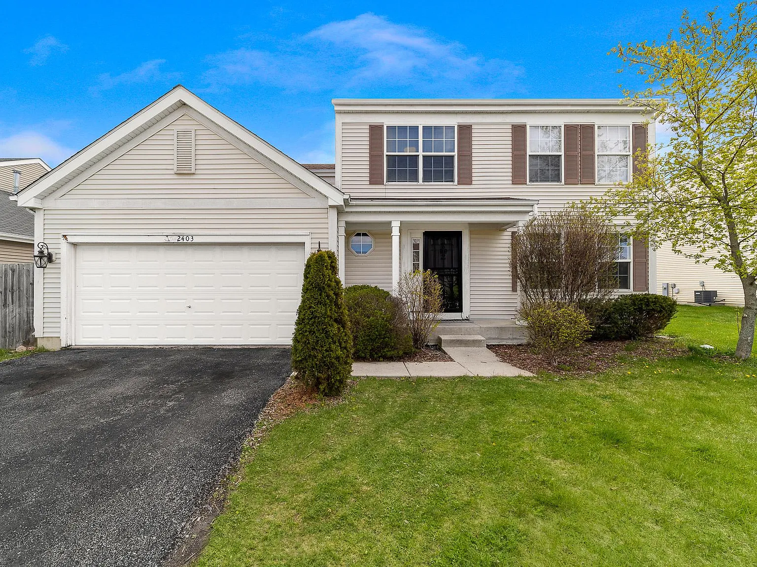 2403 Miriam Ave — Photo 2