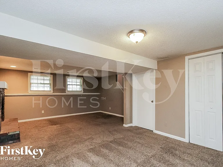 704 Melrose St — Photo 7