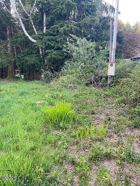 2nd image of LOT 401 Wells St