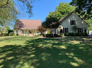 105 Oaklawn Estate Rd, Paris, TN 38242