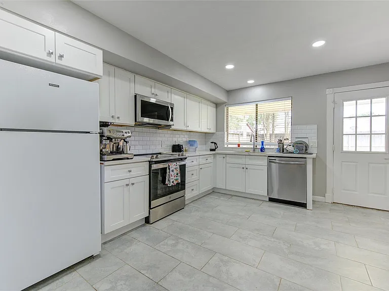 3046 Wagon Trail Dr — Photo 22
