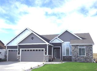 2020 Summerfield Ln, Gillette, WY 82718