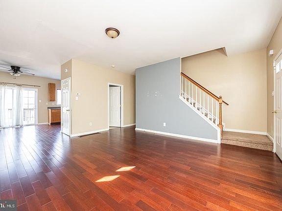 3rd image of 350 Andrew Rd