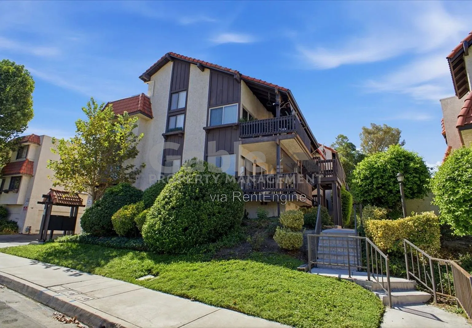 1 bed, 1.0 bath, 809 sqft, $2,349 — Photo 1