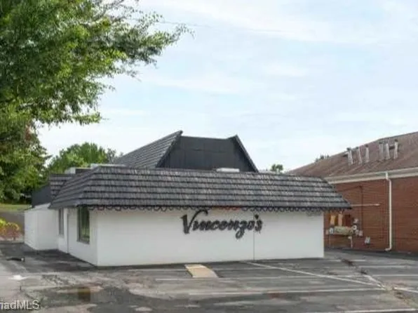 3449 Robinhood Rd, Winston Salem, NC 27106