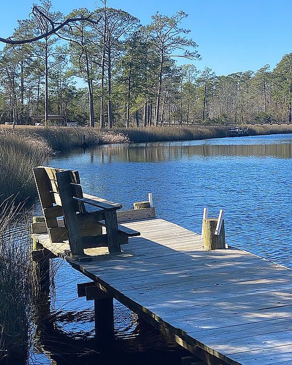 "NEIGHBORHOOD" Dock 