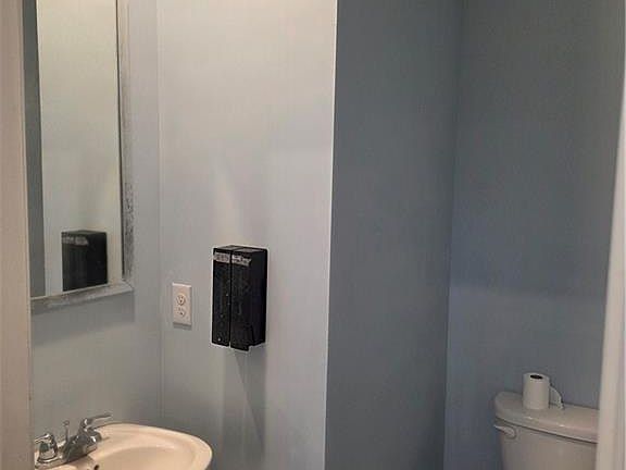 3rd image of 1494 Townsend Ct