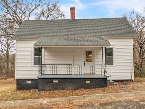 16 Cox St, Belton, SC 29627