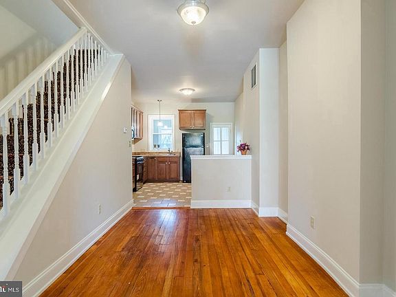 5th image of 2219 W Baltimore St