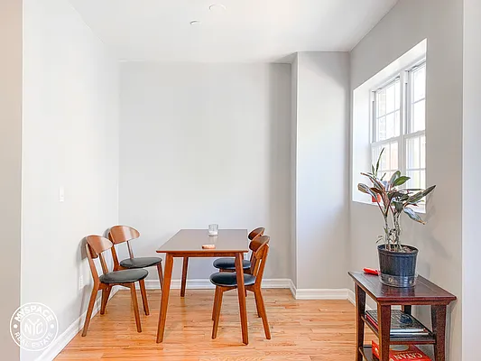 Rented by MySpaceNYC | media 34