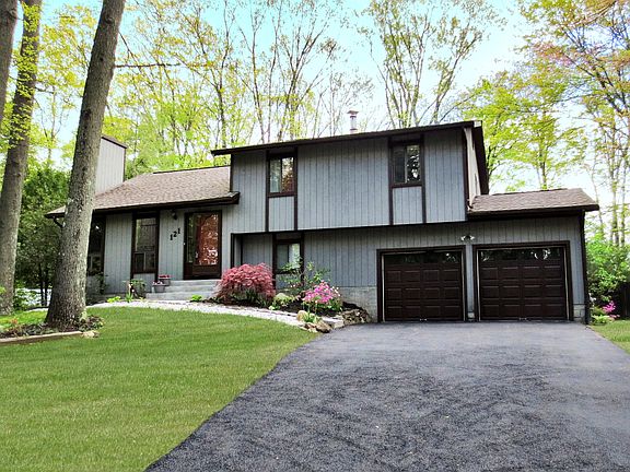 2nd image of 121 Timberlane Ct