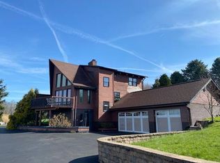 220 Pearce Mill Rd, Wexford, PA 15090