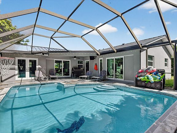 4th image of 1650 NW 9th Street