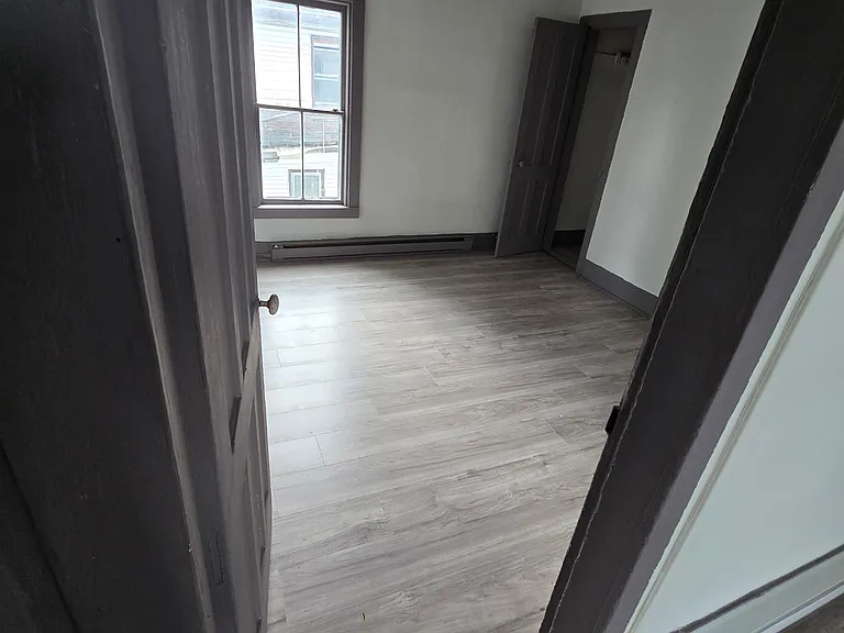 156 Division St — Photo 2
