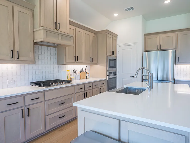 4370 Lavina Ln — Photo 10