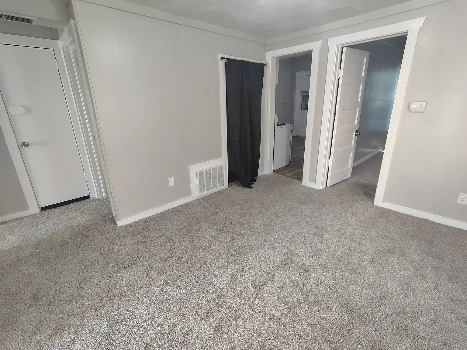 2 bed, 950 sqft, $1,000 — Photo 2