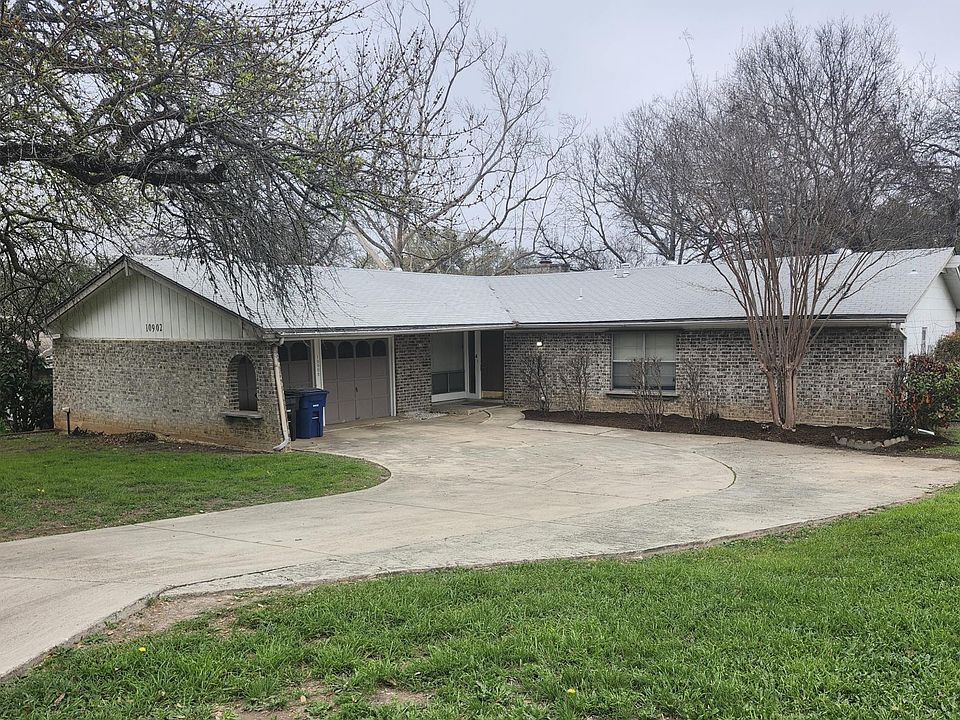 2nd image of 10902 Lands Run St