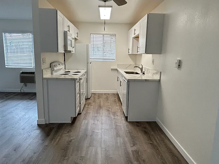 6725 Amherst St — Photo 1