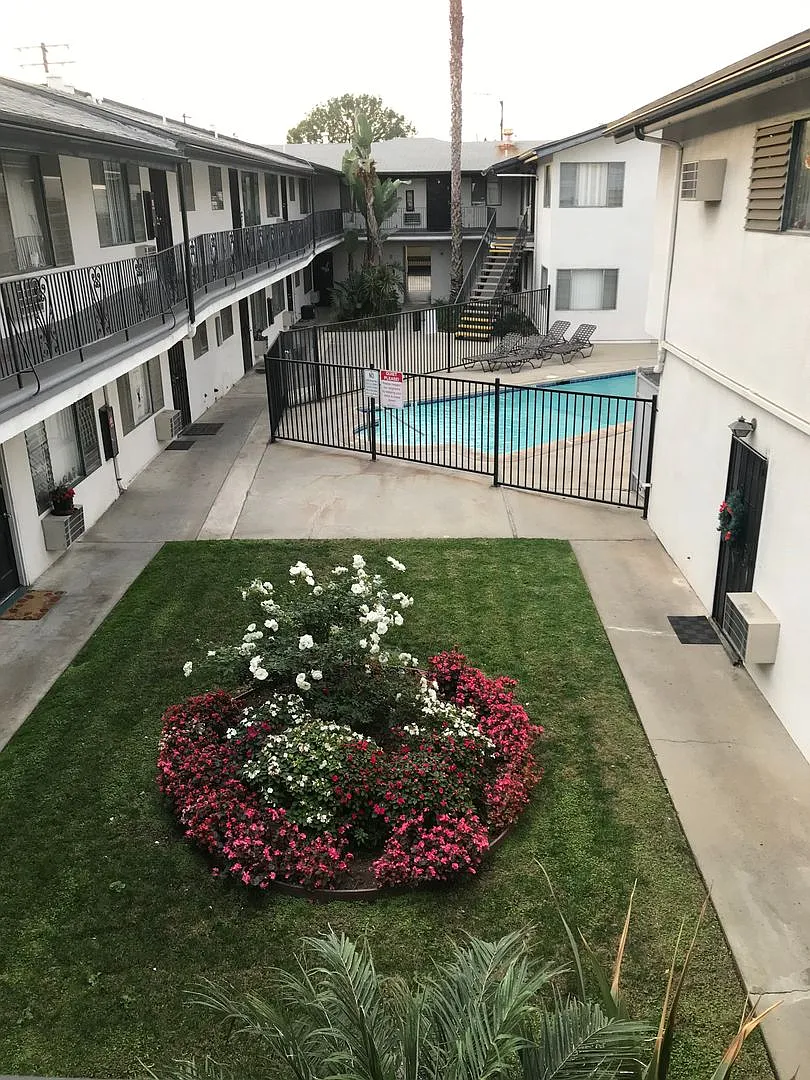 Walnut St. Apts. — Photo 3