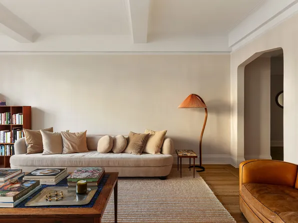 44 Gramercy Park North image 3 of 10