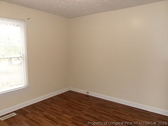 5th image of 429 Oakgrove Dr