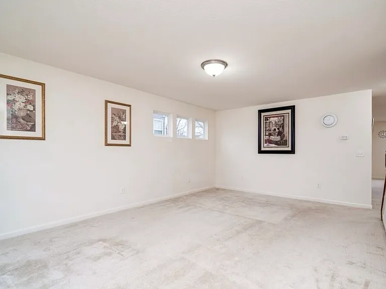 723 Grande Oaks Dr — Photo 3