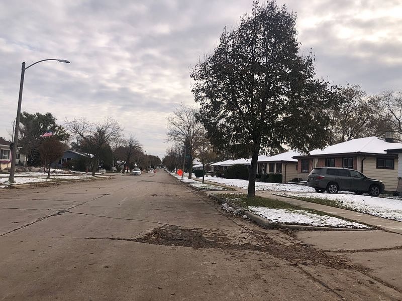 2nd image of 1547 W Holmes Ave