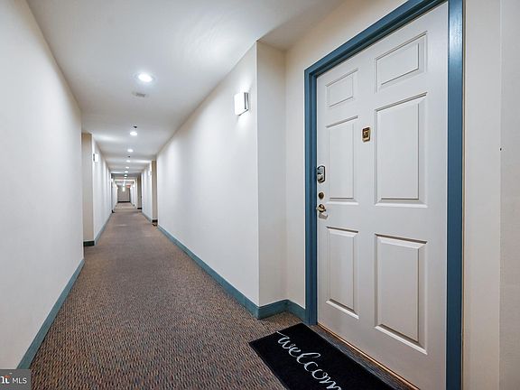 3rd image of 24 Courthouse Sq APT 702