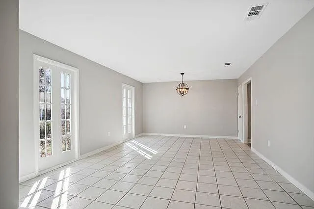 7 Oakland Dr — Photo 2