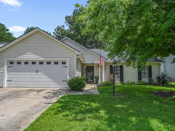 202 Challis Ct, Goose Creek, SC 29445