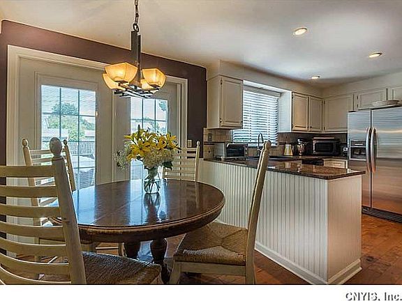 4th image of 7510 Meadow Wood Dr
