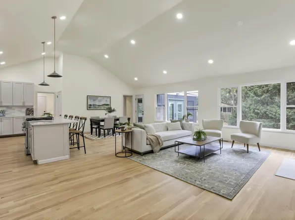 1285 Kingsgate Rd, Upper Arlington, OH 43221