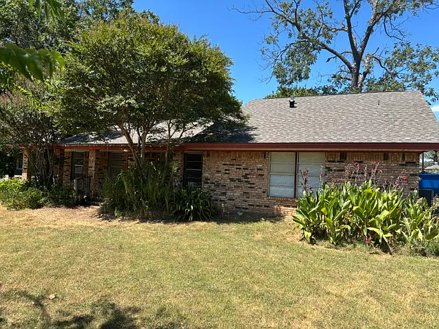 1709 E Bankhead Dr — Photo 9