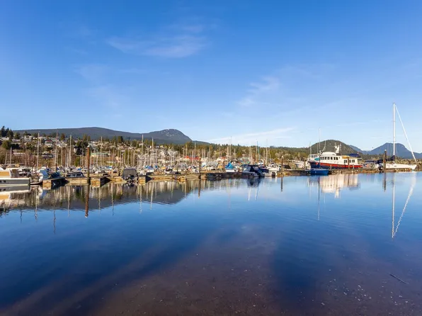 636 Bay Rd, Gibsons, BC V0N 1V8