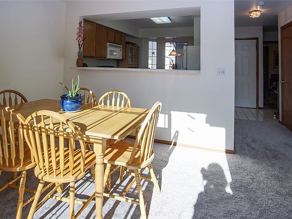 4th image of 8334 S Upham Way