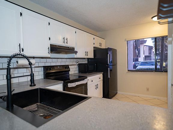 2nd image of 202 E Laurel Drive #1202