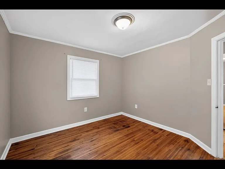 410 W 51st St — Photo 18