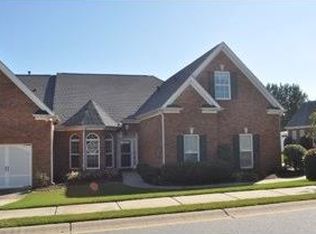 5555 Villa Lake Ct, Suwanee, GA 30024
