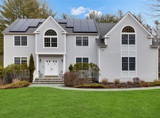 25 Random Farms Dr, Chappaqua, NY 10514