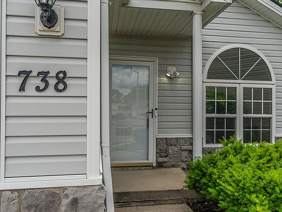 3rd image of 738 Morgan Hills Dr