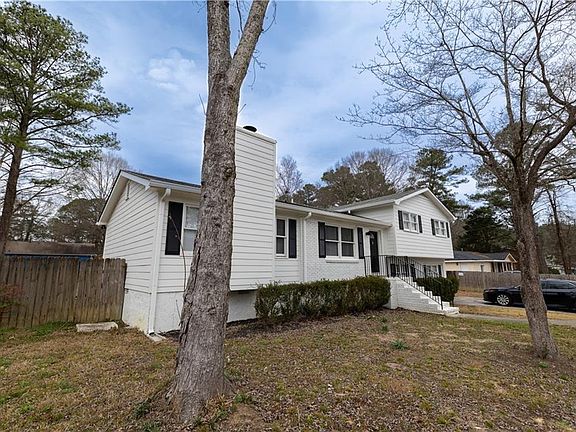 3rd image of 3710 Hopkins Rd