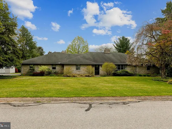 1525 Rosewood Ln, York, PA 17403