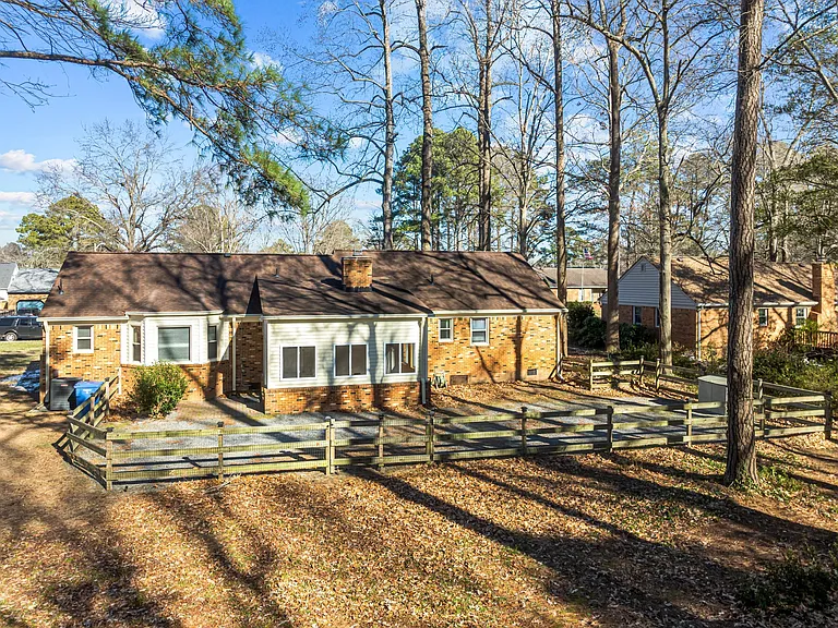 828 Jo Anne Cir — Photo 21