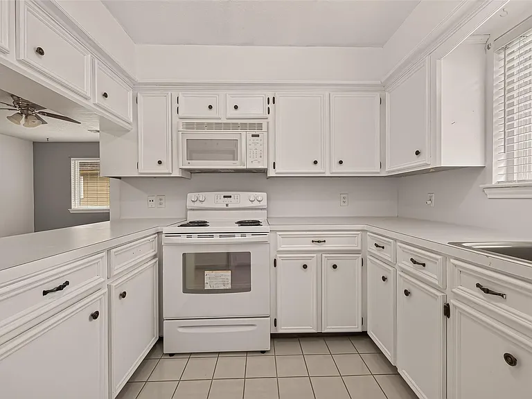 12619 Chriswood Dr — Photo 35
