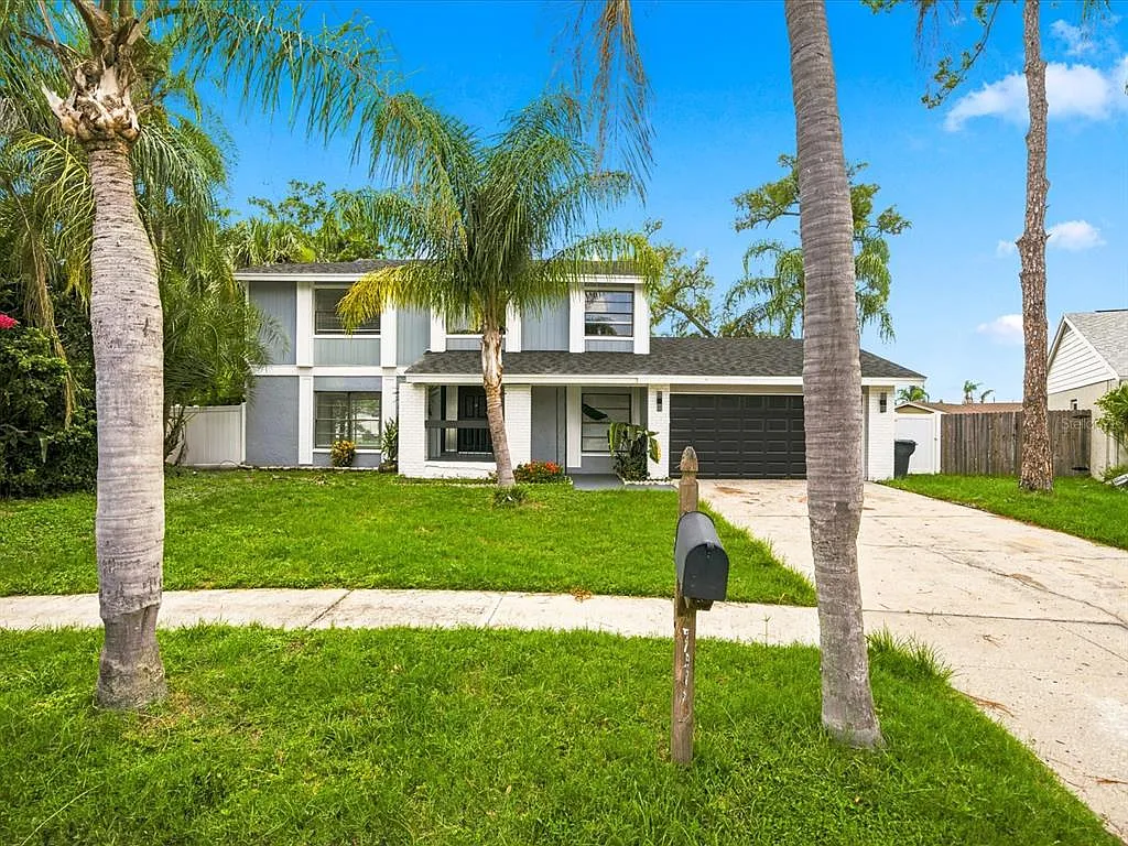 4 bed, 2.5 bath, 2067 sqft, $3,000 — Photo 2