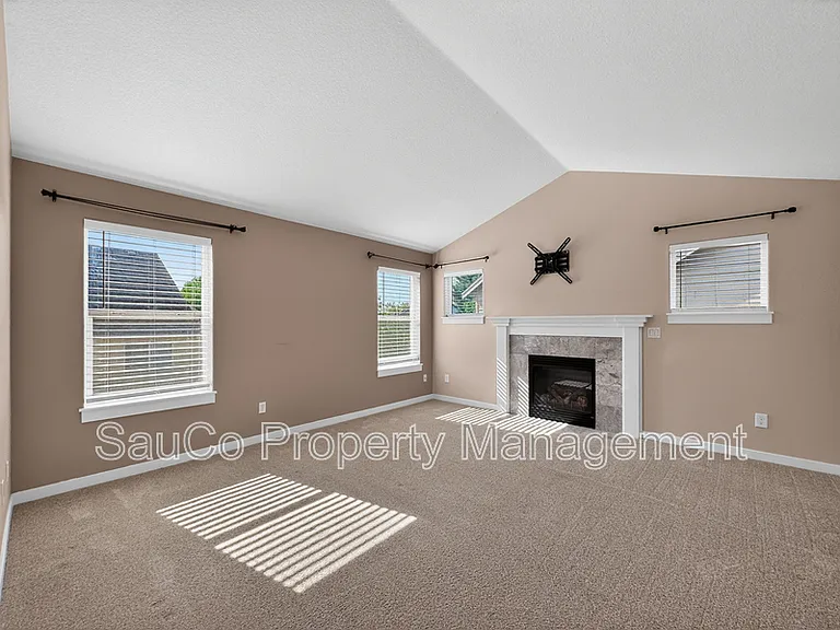 5073 NW 149th Ter — Photo 9