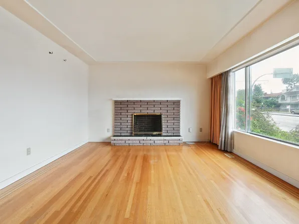 2894 McGill St, Vancouver, BC V5K 1H6