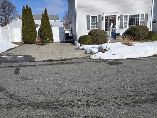 22 Apple Creek Ln, Fall River, MA 02720