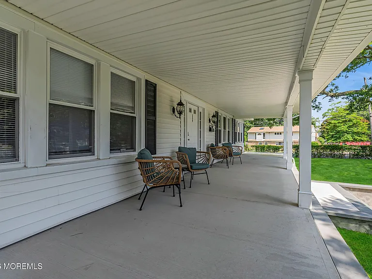 309 Cedar Ave — Photo 2